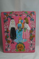 028 - Barbie vintage carry cases