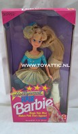 075 - Barbie doll playline - several dolls