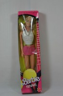 226 - Barbie doll playline - 1980 dolls