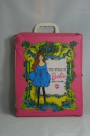 037 - Barbie vintage carry cases